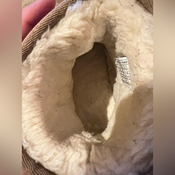 UGG boots - Picture 8 of 16